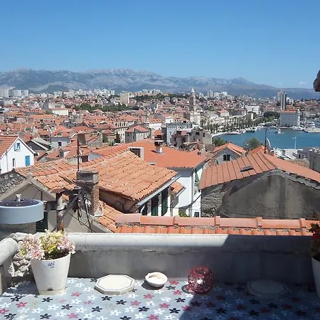 Konukevi The Palm 3*